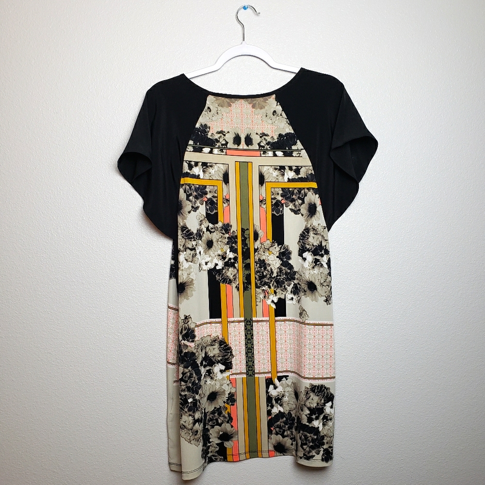 Abstract Dress - Picture 4 of 6